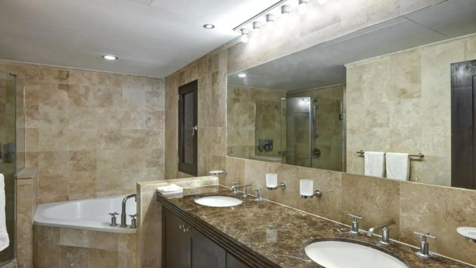 Coral Cove 7 - Sunset Blue Sky Luxury Apartment Saint James Barbados